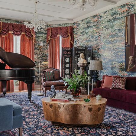 The Menagerie Bed & Breakfast Фредериксбург Екстериор снимка