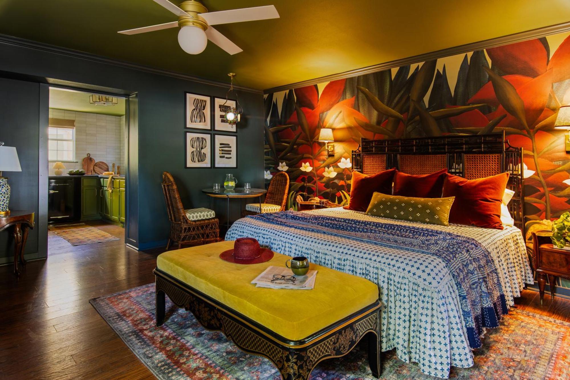 The Menagerie Bed & Breakfast Фредериксбург Екстериор снимка