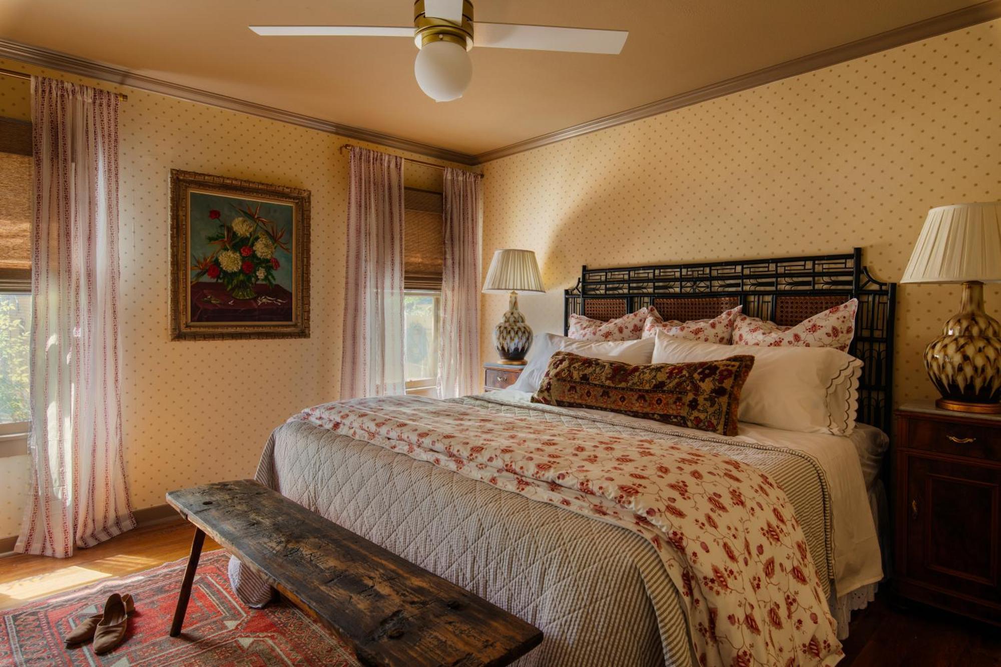 The Menagerie Bed & Breakfast Фредериксбург Екстериор снимка
