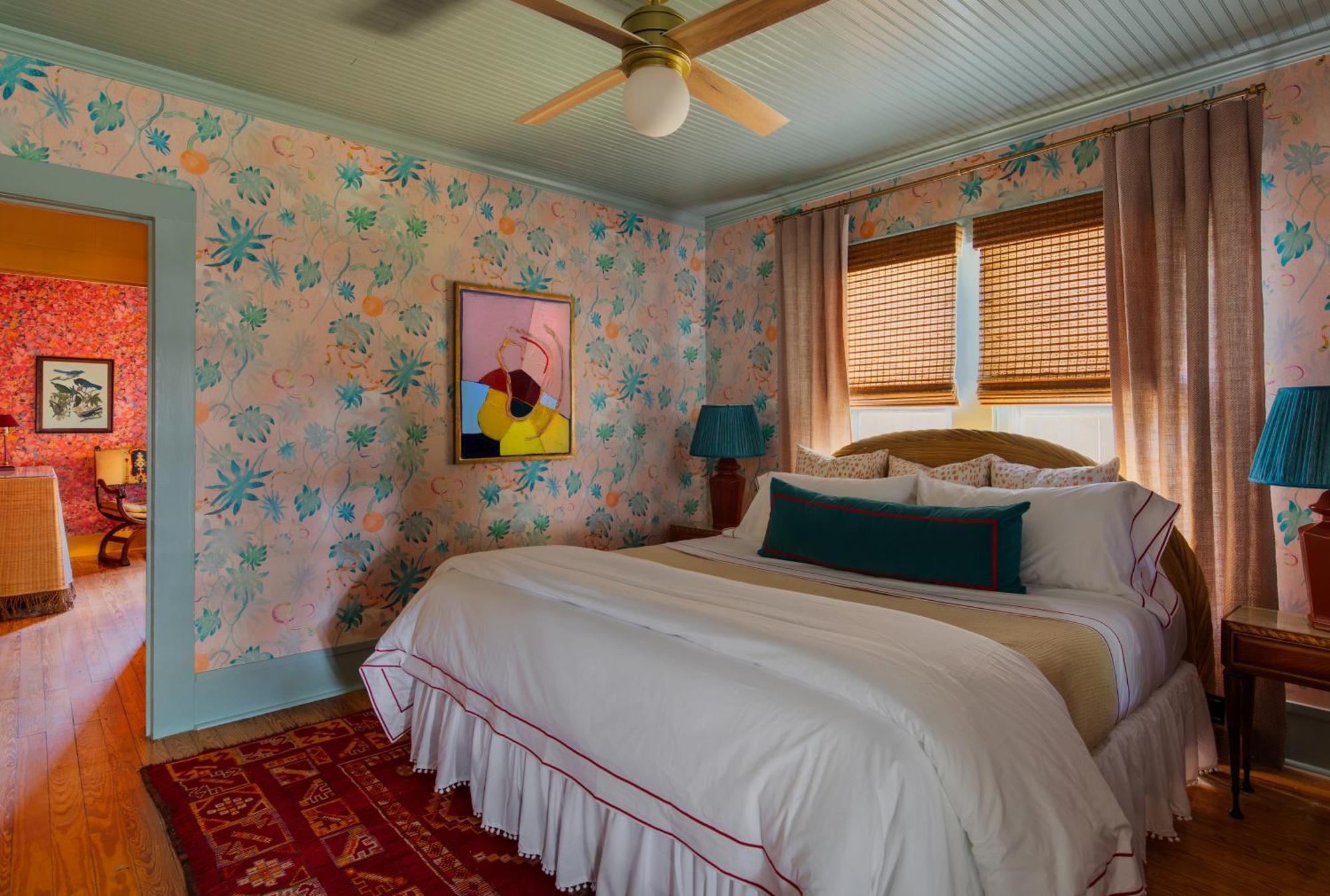 The Menagerie Bed & Breakfast Фредериксбург Екстериор снимка