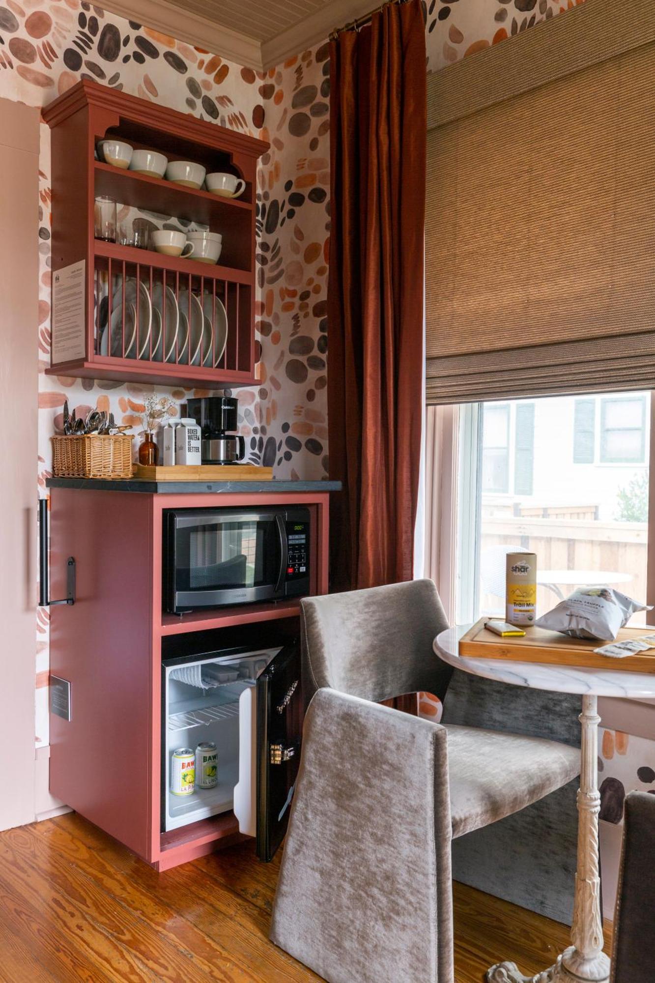 The Menagerie Bed & Breakfast Фредериксбург Екстериор снимка